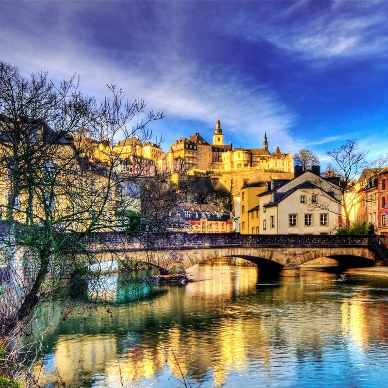 Luxembourg à 20 minutes du boreale loft. Venez découvrir la richesse du Luxembourg en venant visiter sa capitale Luxembourg Ville qui en fait l'une des meilleurs destinations romantique d'europe avec sa proximité du boreale loft et de sa love room.