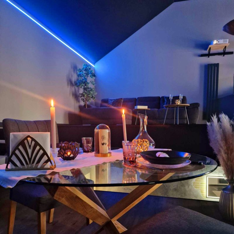 Diner aux chandelles pour la saint valentin dans une love room de moselle