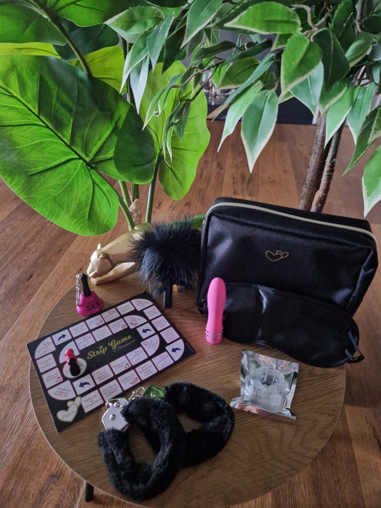 Love Box LovingUp - Sextoys - jouets sexuels - love room - Le boreale loft